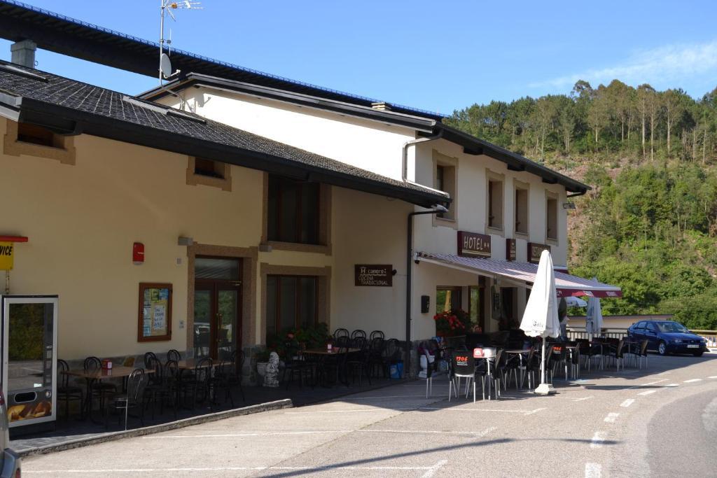 Hotel Restaurante Canero Buitenkant foto